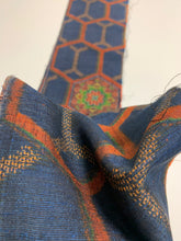 画像をギャラリービューアに読み込む, 亀甲に華紋織り出し十日町紬