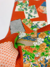 画像をギャラリービューアに読み込む, 色紙に草花模様