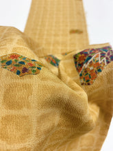 画像をギャラリービューアに読み込む, 破れ色紙に花更紗模様