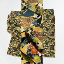 画像をギャラリービューアに読み込む, 色紙に花・古典柄上代紬