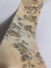 画像をギャラリービューアに読み込む, 流水に草花・花瓶模様総花地紋【短】