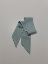 画像をギャラリービューアに読み込む, 読み本に花模様総紗綾地紋①