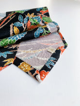 画像をギャラリービューアに読み込む, 御所車・菊・松・笹模様【長】