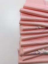 画像をギャラリービューアに読み込む, 重ね菱の総地紋に草花模様【ギャザータイプ】