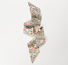 画像をギャラリービューアに読み込む, 切ばめの総草花模様【短】①