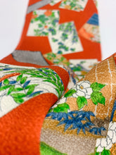 画像をギャラリービューアに読み込む, 色紙に草花模様