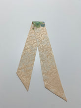 画像をギャラリービューアに読み込む, 総鶴地紋に線花模様①