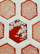 画像をギャラリービューアに読み込む, 亀甲に菊・桜模様総小花地紋【L】