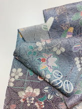 画像をギャラリービューアに読み込む, 草花模様に総紗綾地紋