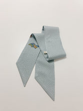 画像をギャラリービューアに読み込む, 読み本に花模様総紗綾地紋①