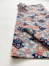 画像をギャラリービューアに読み込む, 松皮菱に花模様