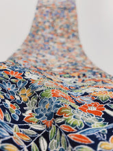 画像をギャラリービューアに読み込む, 総草花尽くしに流水模様【シュッケニ】