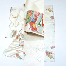 画像をギャラリービューアに読み込む, 文箱に巻物模様総地紋