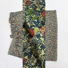 画像をギャラリービューアに読み込む, 流水に菊・笹模様