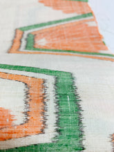 画像をギャラリービューアに読み込む, 幾何学に菊模様織り出し【手織り紬】