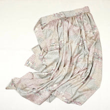 画像をギャラリービューアに読み込む, 雲取りに花模様総地紋【ギャザータイプ】