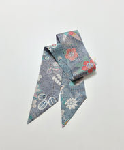 画像をギャラリービューアに読み込む, 草花模様に総紗綾地紋