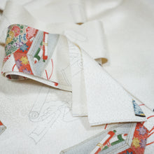 画像をギャラリービューアに読み込む, 文箱に巻物模様総地紋