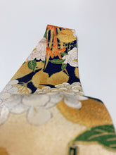 画像をギャラリービューアに読み込む, 雲に草花模様【短より短】①