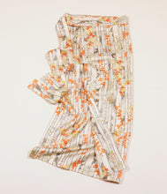 画像をギャラリービューアに読み込む, 縦模様草花点地紋【シュッケニ】