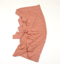 画像をギャラリービューアに読み込む, 花唐草模様織り出し色無地【シュッケニ】