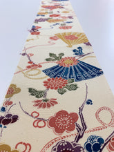 画像をギャラリービューアに読み込む, 桧扇に草花模様【タックタイプ】