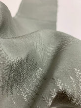 画像をギャラリービューアに読み込む, 色無地秋草地紋