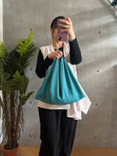 画像をギャラリービューアに読み込む, 浅葱色【ケニあずま中】
