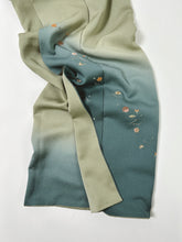 画像をギャラリービューアに読み込む, 【予約品】裾暈しに刺繍飛び模様
