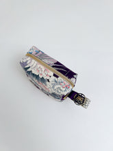 画像をギャラリービューアに読み込む, 注意：汚れあり　流水地紋に雪輪模様草花尽くし【大】
