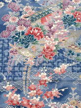 画像をギャラリービューアに読み込む, 雲絵に四季の草花尽くし模様【大】
