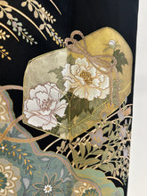 画像をギャラリービューアに読み込む, 宝箱絵に宝尽くし模様【黒留袖】
