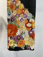 画像をギャラリービューアに読み込む, 大花尽くし模様【黒留袖】
