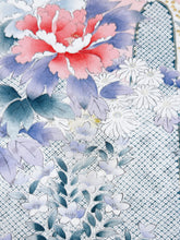 画像をギャラリービューアに読み込む, 菱散らし地紋に牡丹模様【ブラウス】
