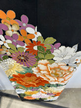 画像をギャラリービューアに読み込む, 大花尽くし模様【黒留袖】
