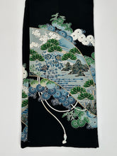 画像をギャラリービューアに読み込む, 【予約品】駒刺繍・友禅風景模様黒留袖【フォーマルシュッケニ】
