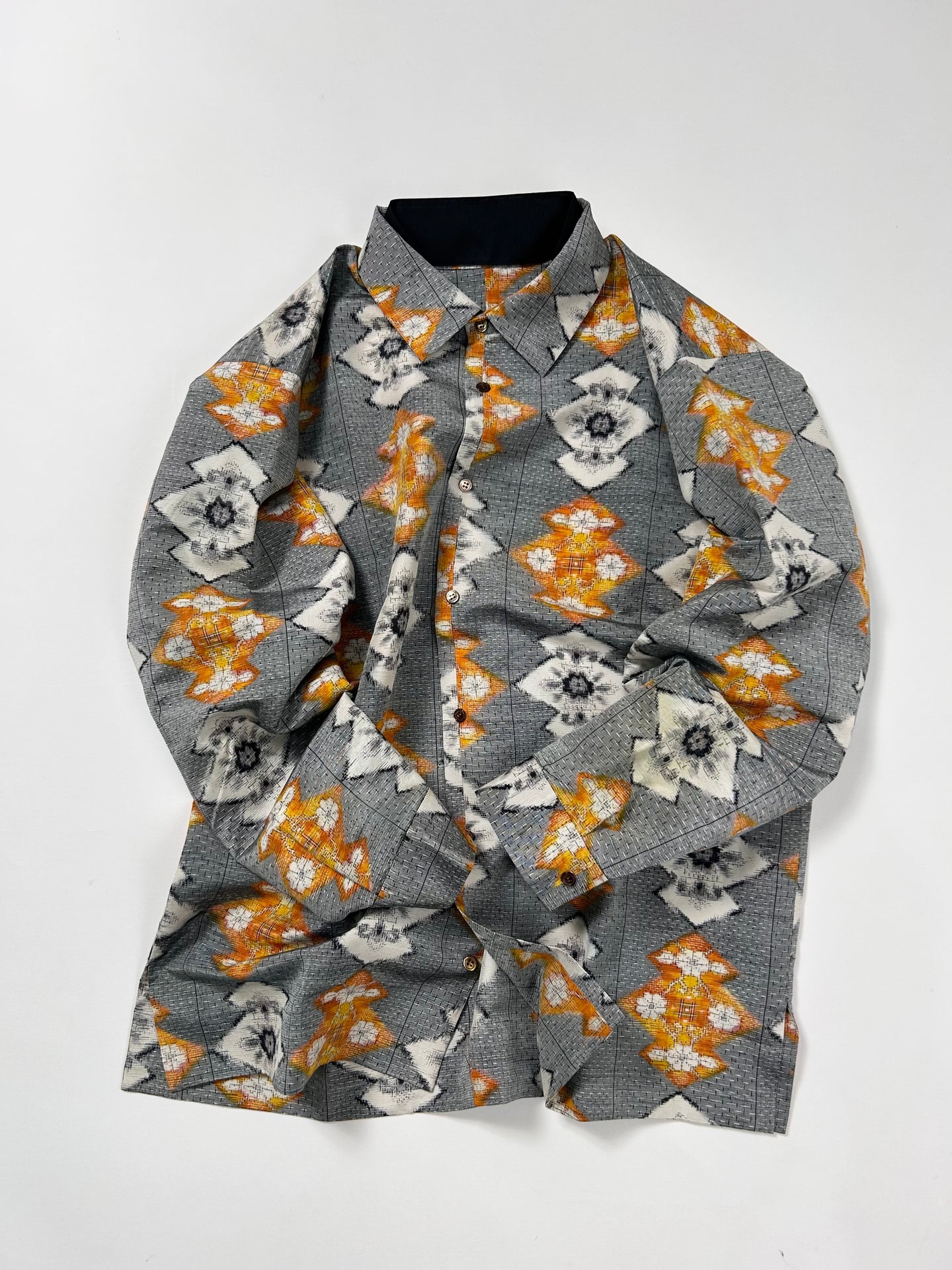 変わり菱絵模様【L】⚠️袖汚れあり