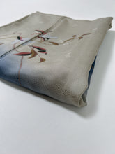 画像をギャラリービューアに読み込む, 【予約品】華紗綾型地紋に手描き絵模様
