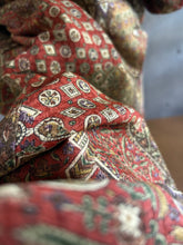 画像をギャラリービューアに読み込む, 紗綾型地紋に手染め更紗丸古典模様【M】
