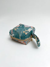 画像をギャラリービューアに読み込む, 浅葱色扇に蝶草花模様 【小】
