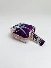 画像をギャラリービューアに読み込む, 流水地紋に雪輪模様草花尽くし【小】
