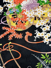 画像をギャラリービューアに読み込む, 四季の草花に花車模様【ティアード】
