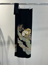 画像をギャラリービューアに読み込む, 宝箱絵に宝尽くし模様【黒留袖】
