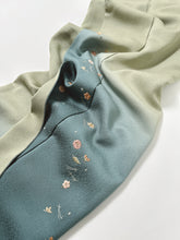 画像をギャラリービューアに読み込む, 【予約品】裾暈しに刺繍飛び模様
