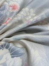 画像をギャラリービューアに読み込む, 孔雀羽絵花模様【ブラウス】
