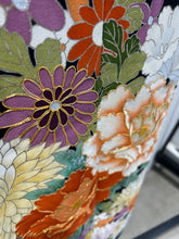 画像をギャラリービューアに読み込む, 大花尽くし模様【黒留袖】
