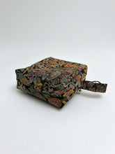 画像をギャラリービューアに読み込む, 水彩暈し風更紗唐草模様【大】
