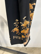 画像をギャラリービューアに読み込む, 花模様【黒留袖】
