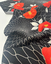 画像をギャラリービューアに読み込む, 変わり桧垣地紋尽くしに椿模様【シュッケニ・91㎝丈】
