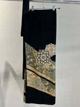画像をギャラリービューアに読み込む, 更紗絵に金駒縁金彩古典模様【黒留袖】
